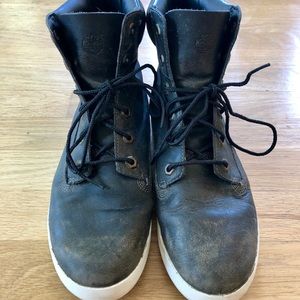 Women’s size 9 Timberland boot